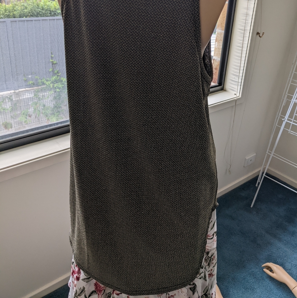 Temt Loose Tank Top Black/Gold Sz 10 - Picture 2 of 4
